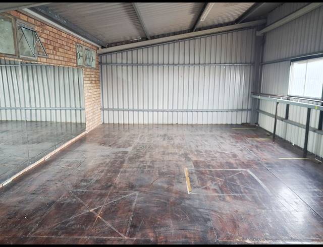 205M² WORKSHOP RENTED IN NEWTON PARK